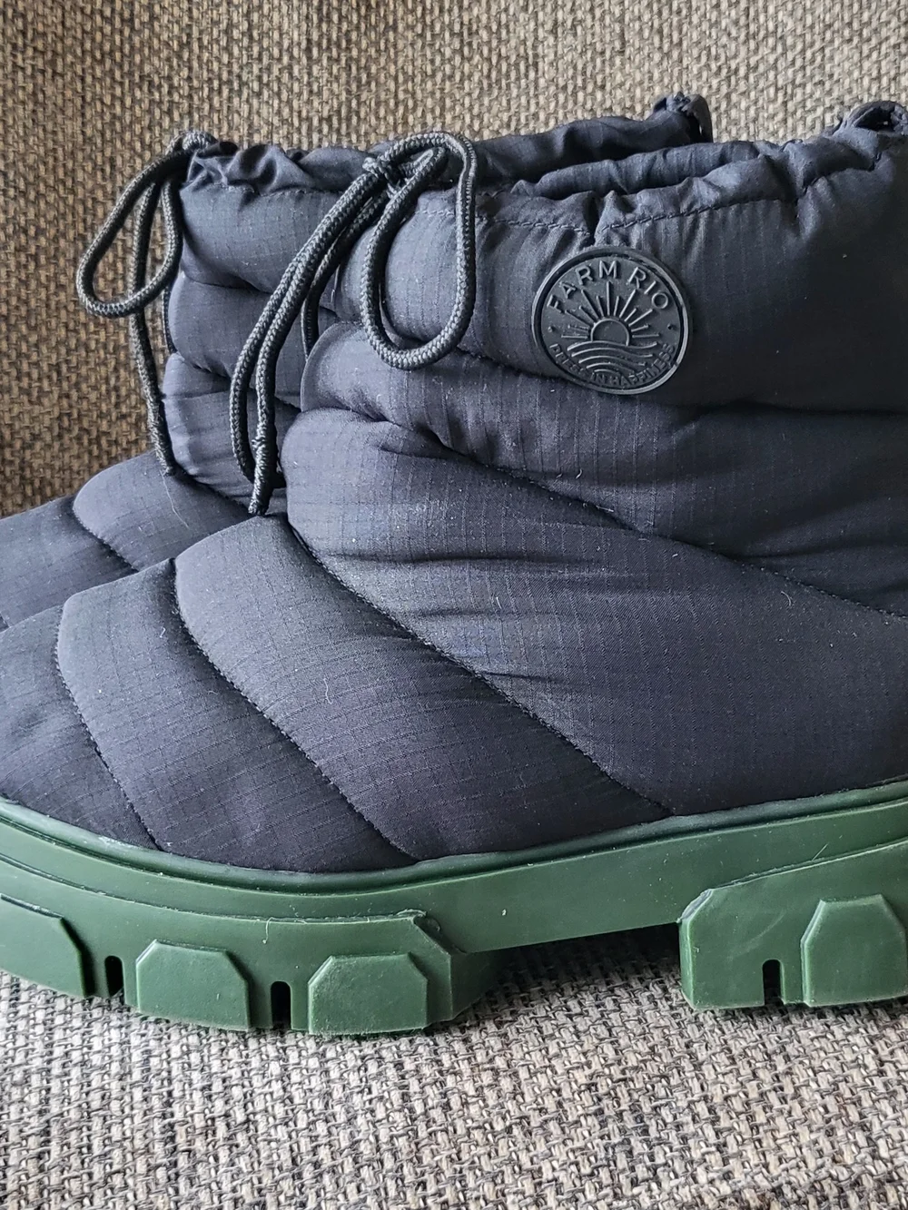 FARM Rio sleek quilted